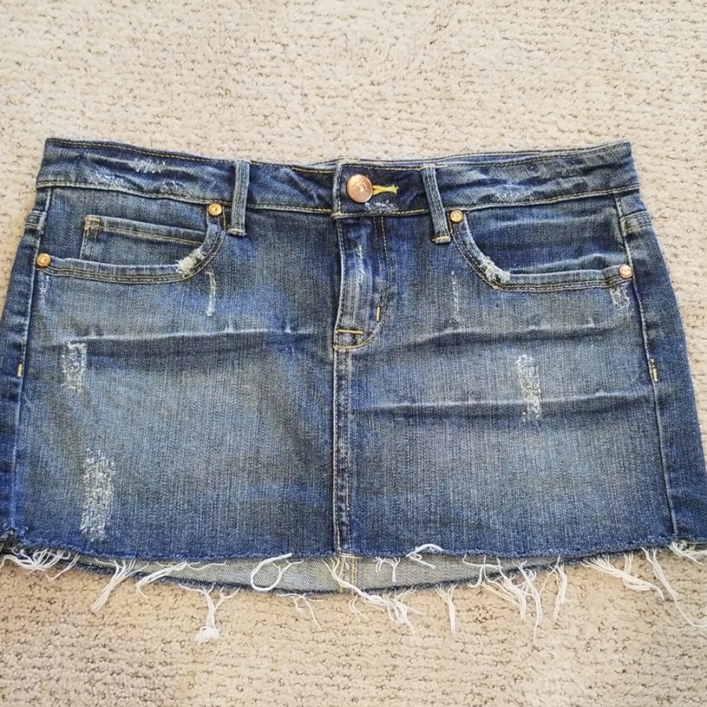 spi Distressed Mini Jeans Skirt